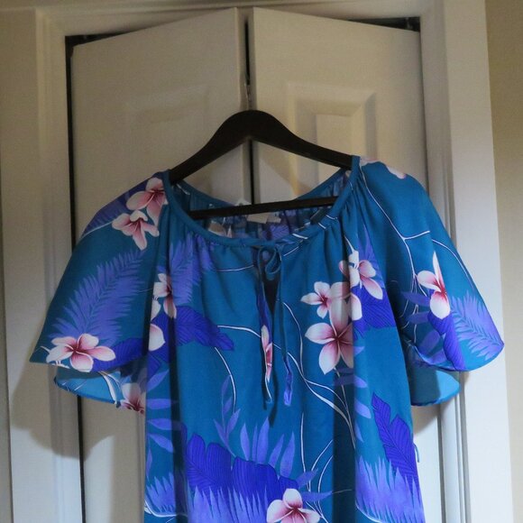 Hilo Hattie Blue Floral Dress - Picture 2 of 16